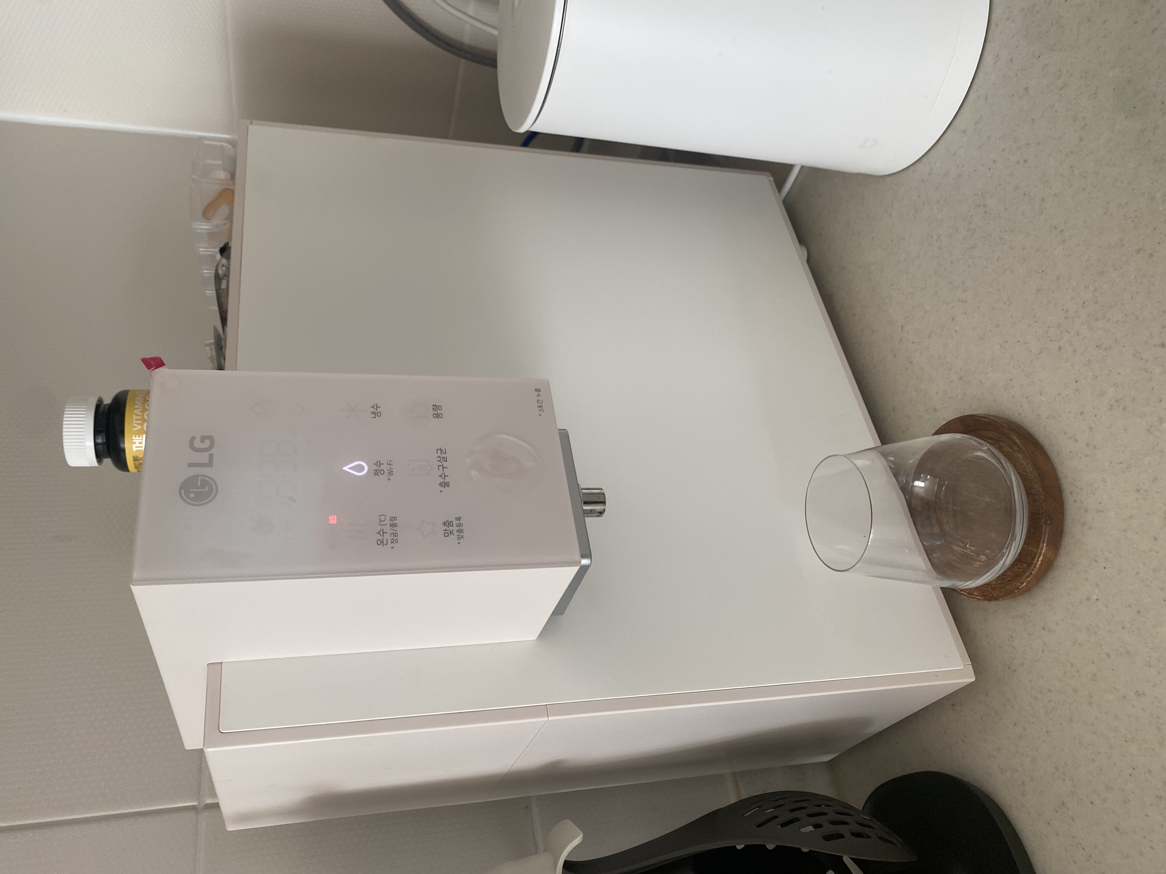 추운 겨울엔 LG정수기로 따뜻한 차 한잔을