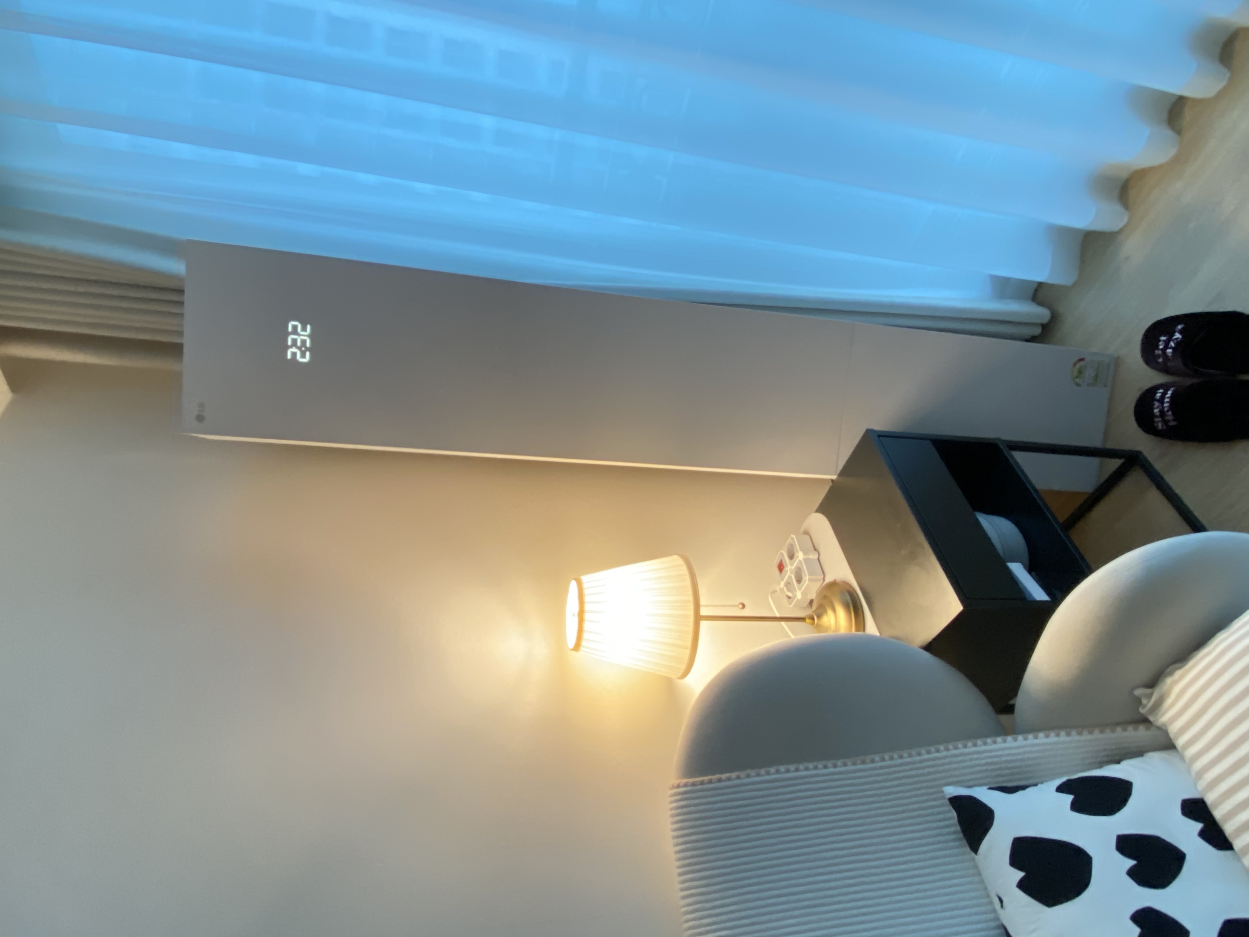 밖은겨울 트리 없어도 완성되는 방구석 홀리데이