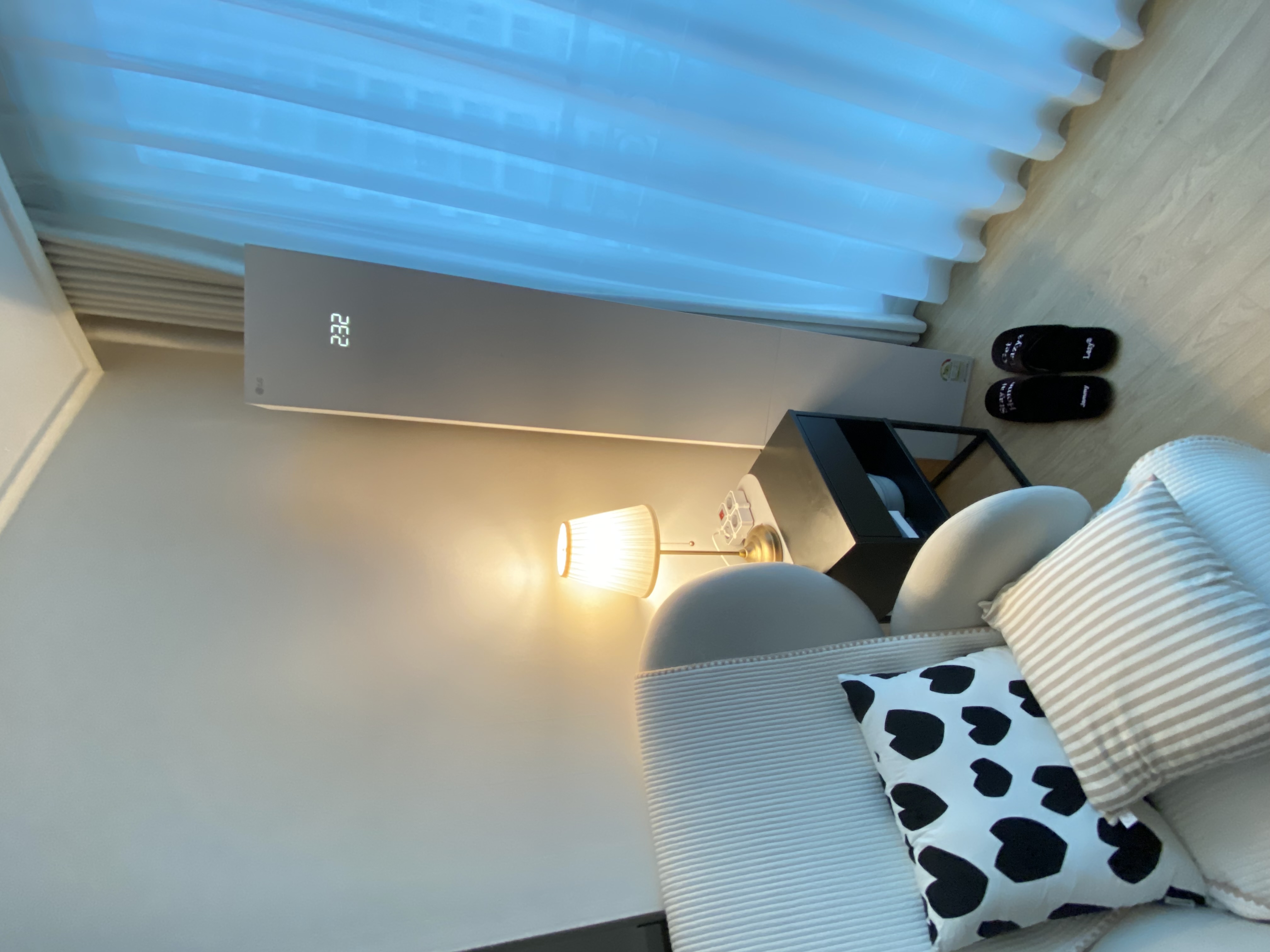 밖은겨울 트리 없어도 완성되는 방구석 홀리데이