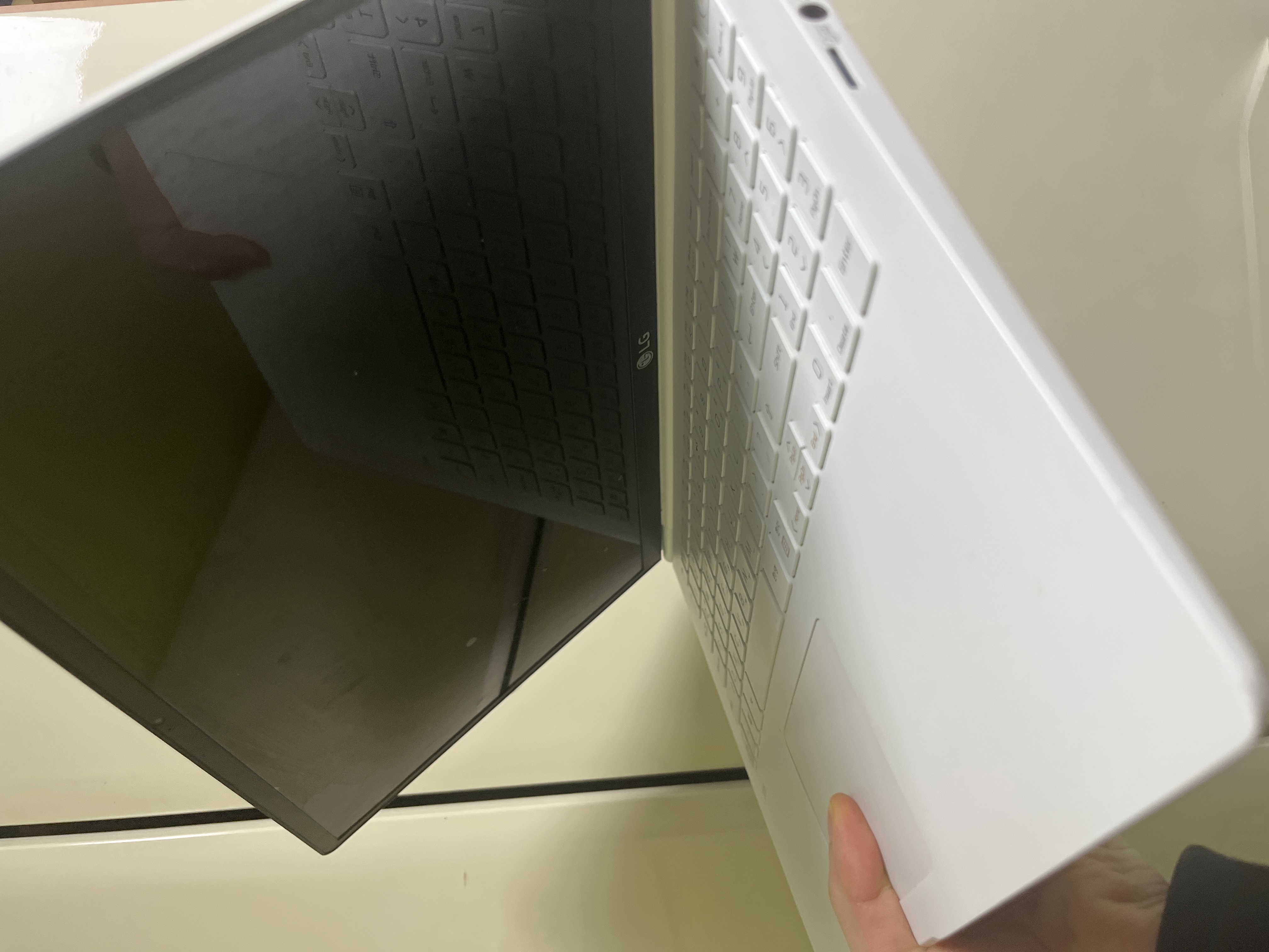 진짜 오래된 엘지 그램..