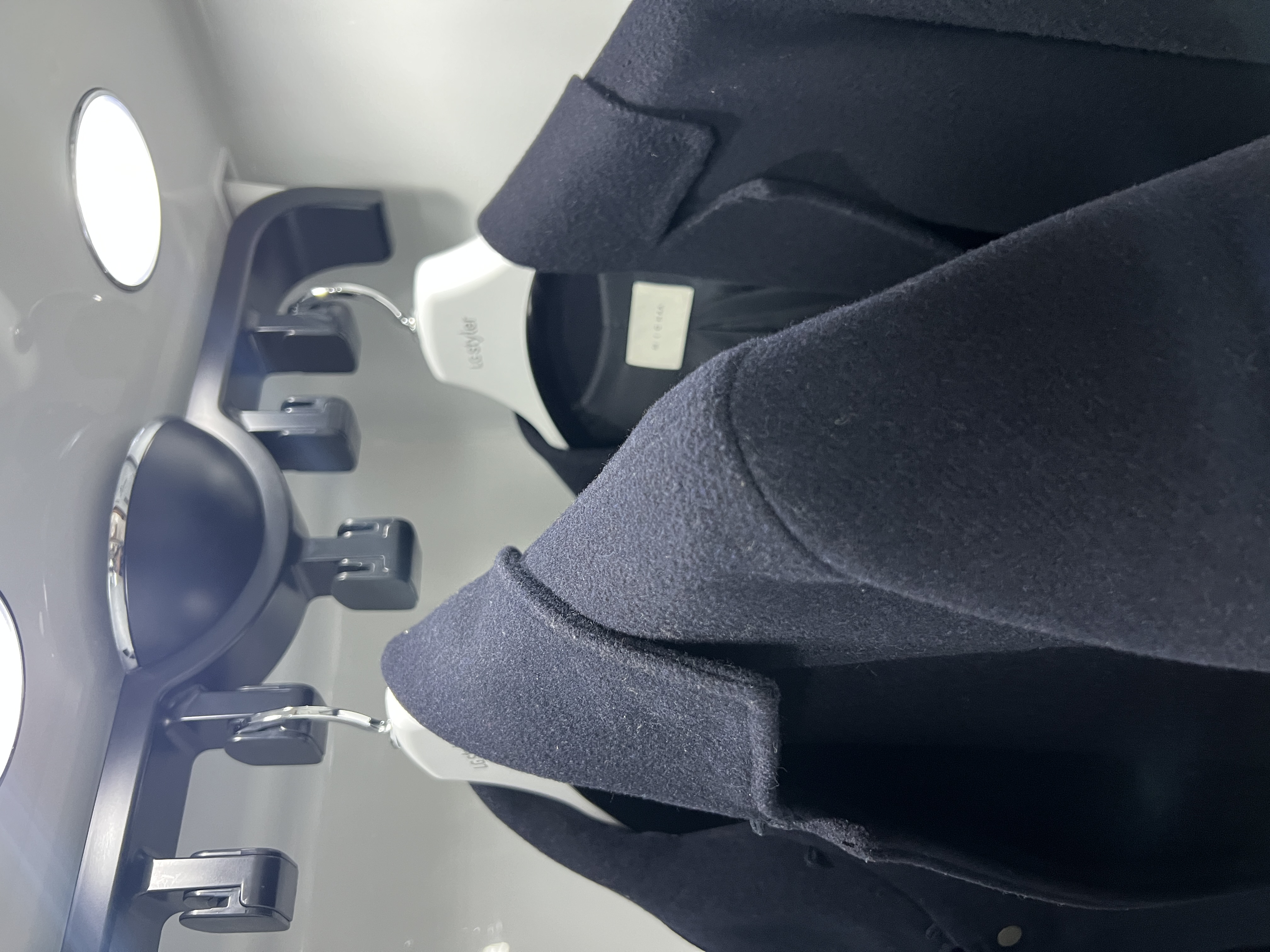 연말 모임 후, LG스타일러와 나만의 겨울 아우터 관리 루틴 이야기