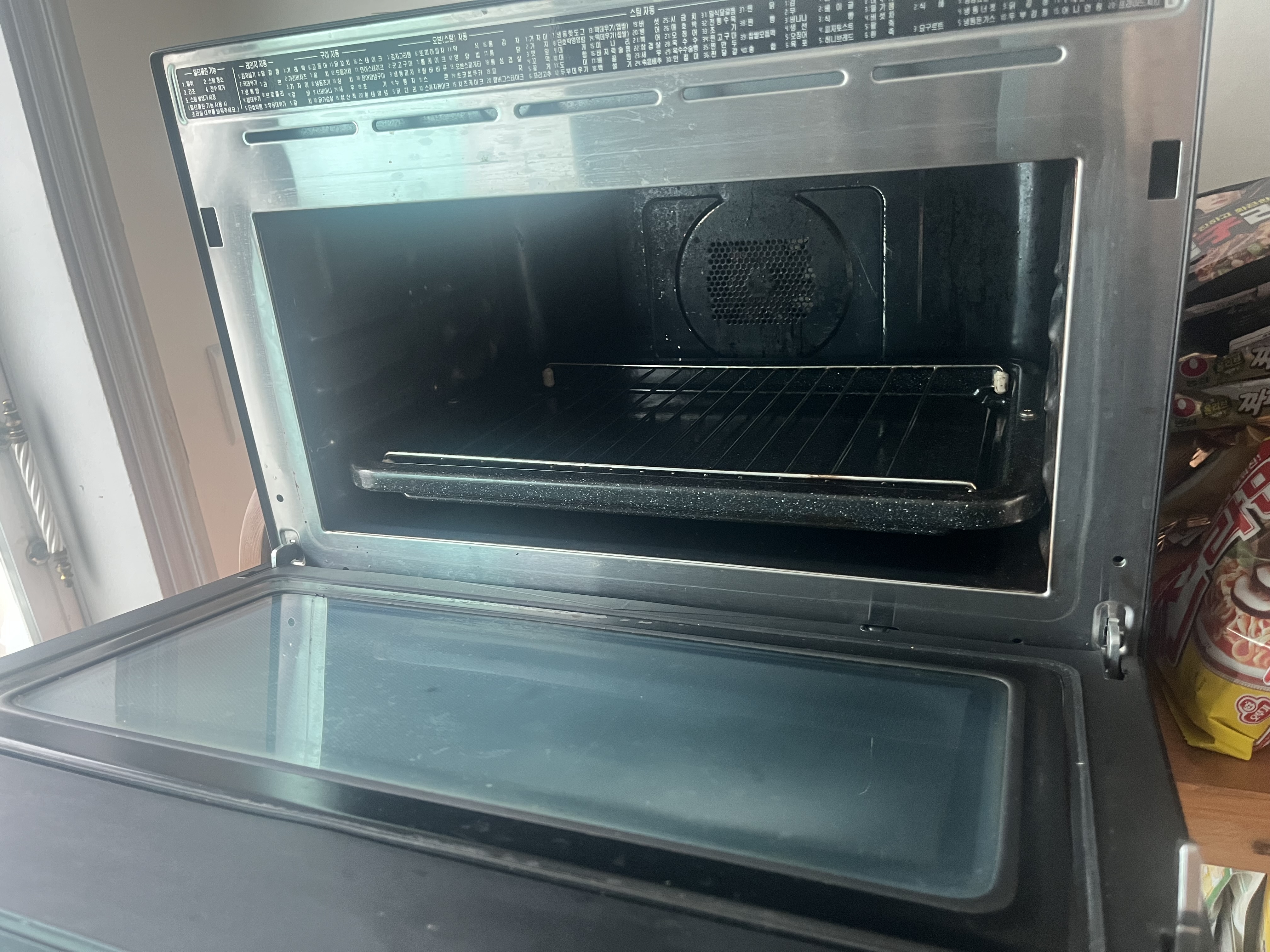 세련되진 않지만 엔틱한 우리의 오븐