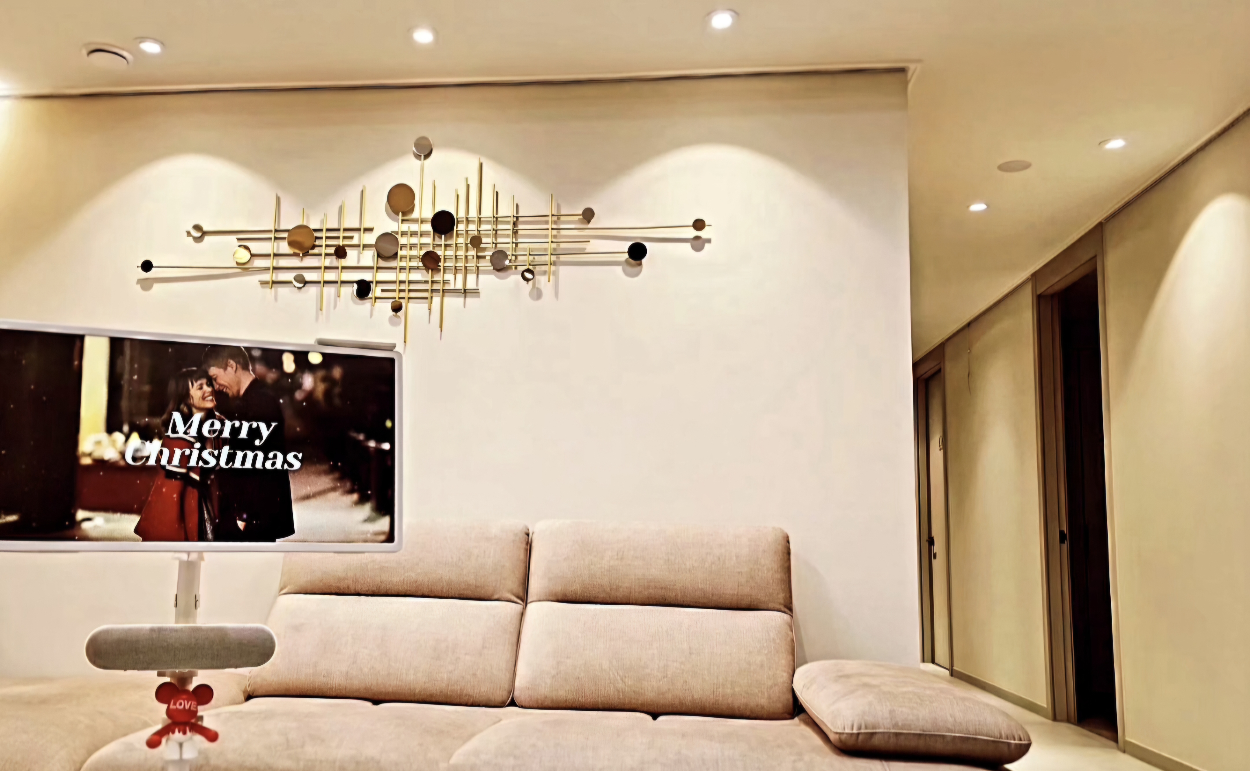 조명 인테리어와 조화롭게 어울리는 스탠바이미 2