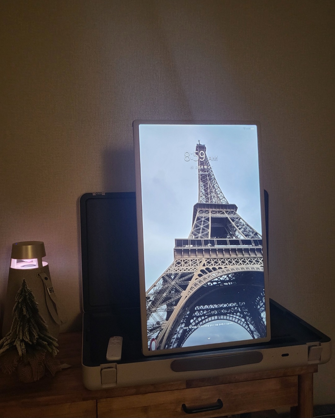 스탠바이미고로 꾸민 파리 크리스마스 느낌