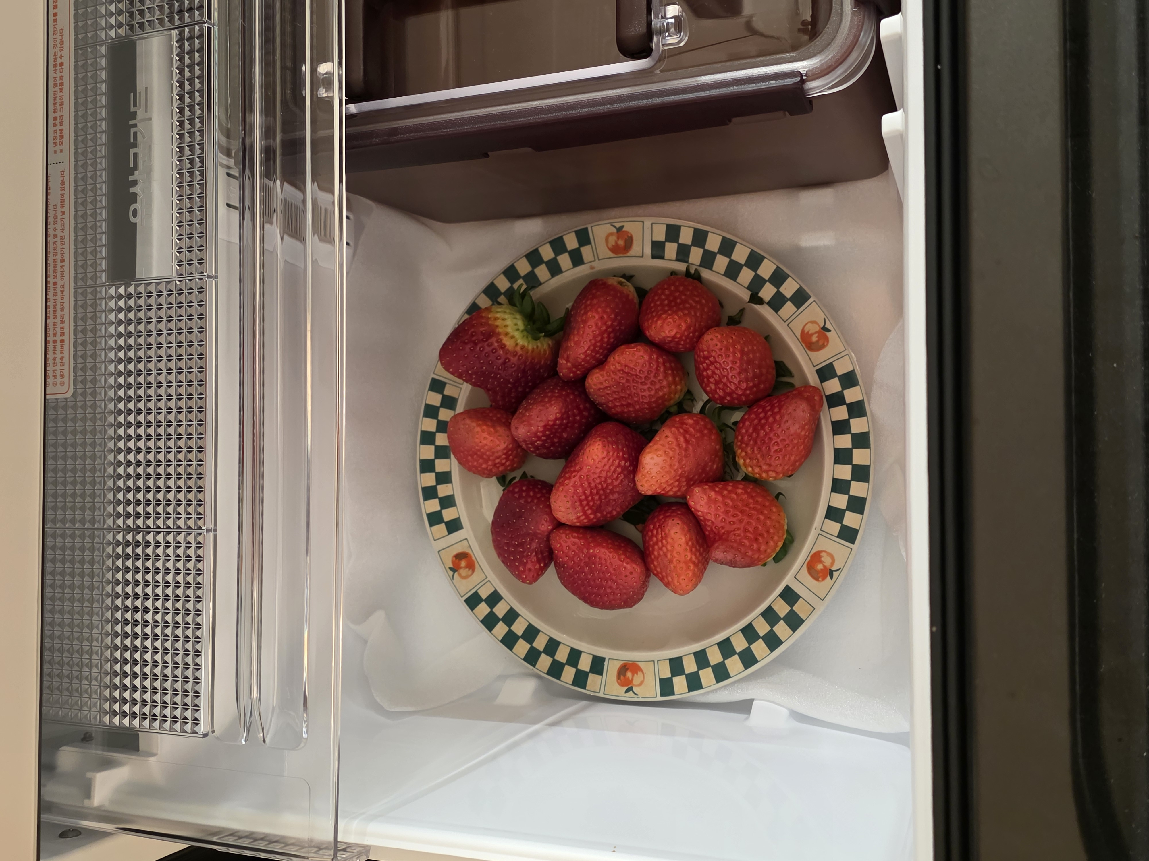 딸기에 진심인 편! LG 가전과 함께한 우리 집 ‘올 레드’ 딸기 크리스마스 파티 🍓