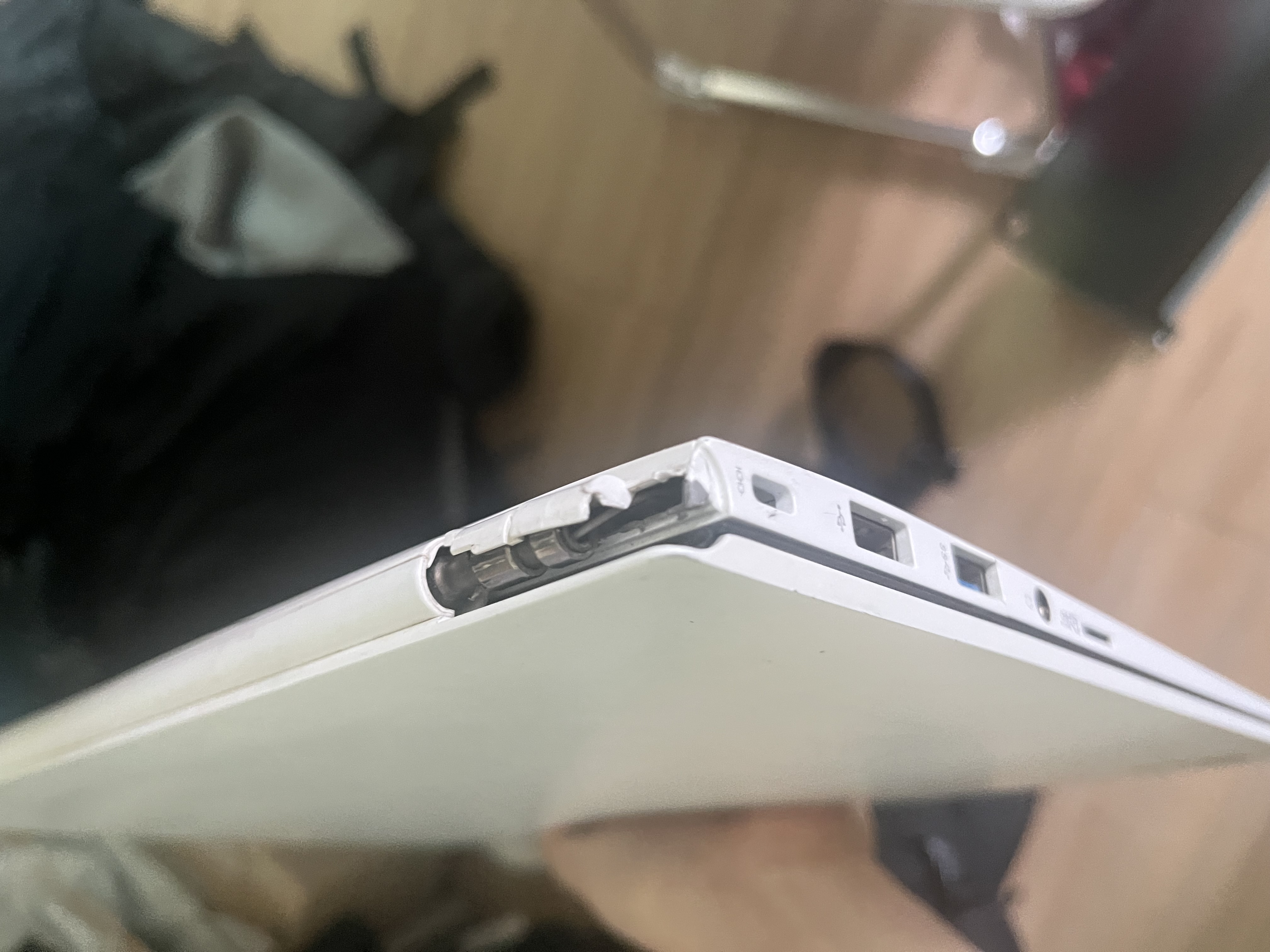 그램 흰지는 엘지베스트샵에서만 구매 가능한가요?