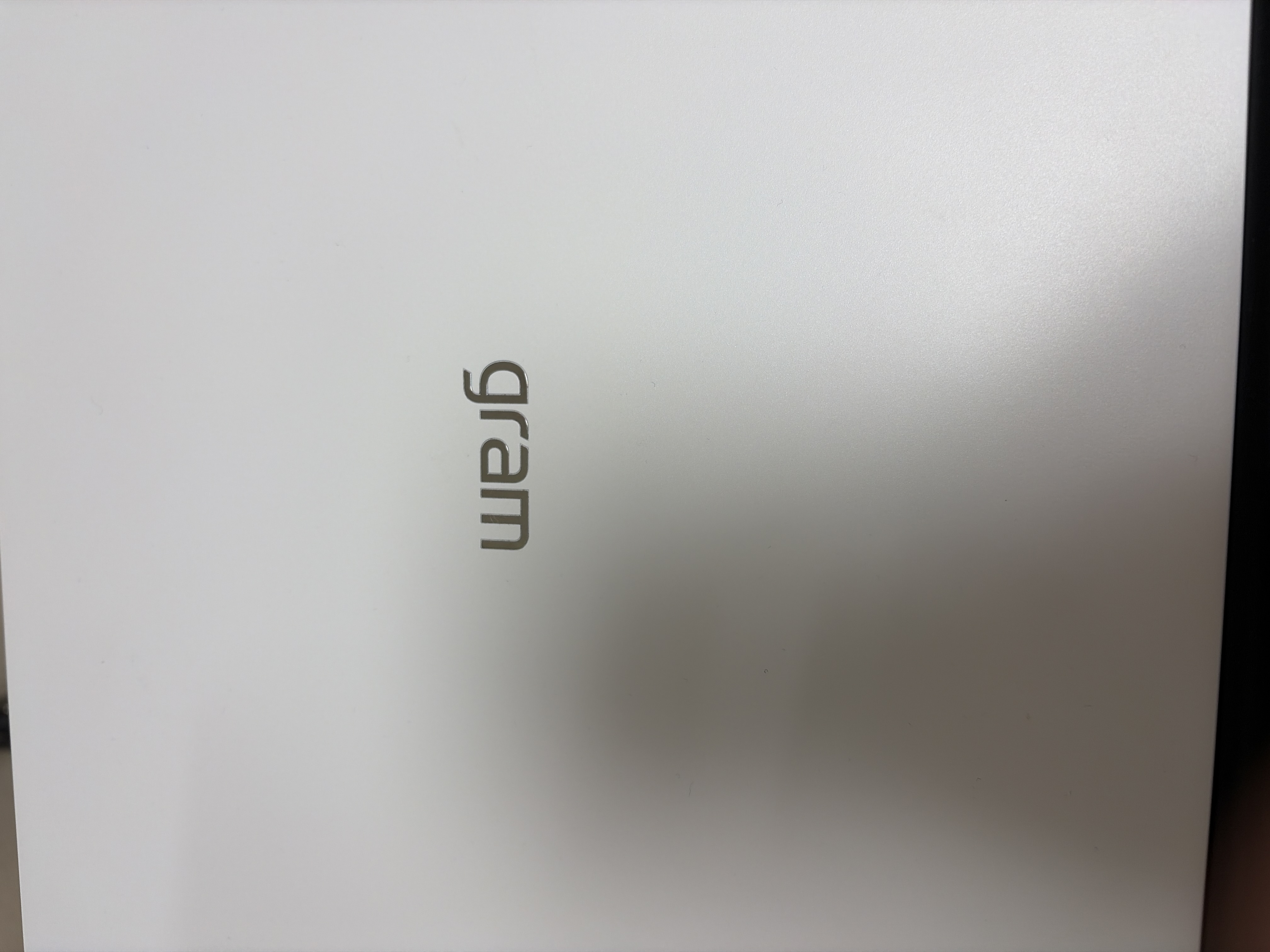 나의 그램은 화이트~~~