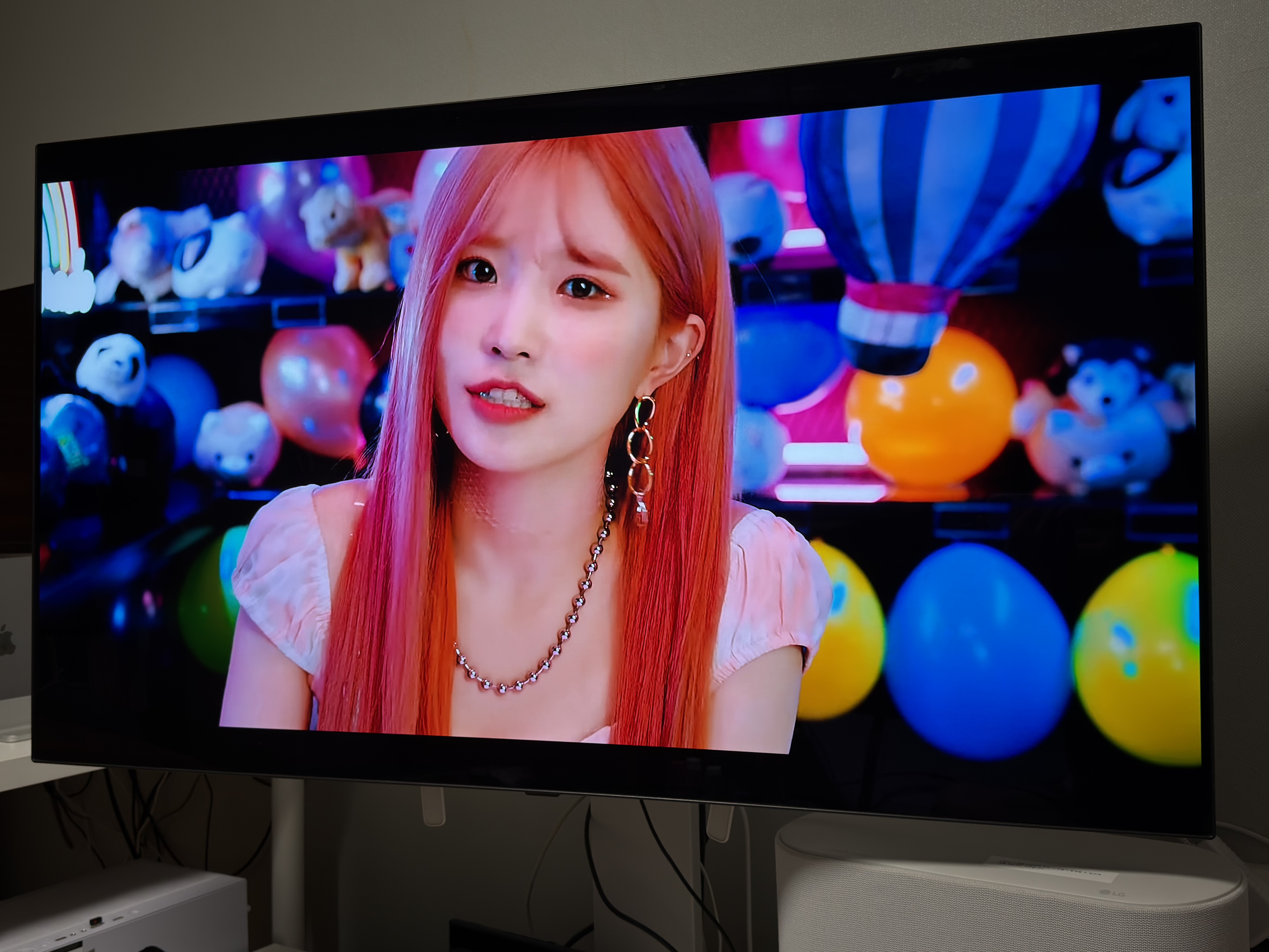 LG OLED TV와 eclair 스피커로 여는 아침